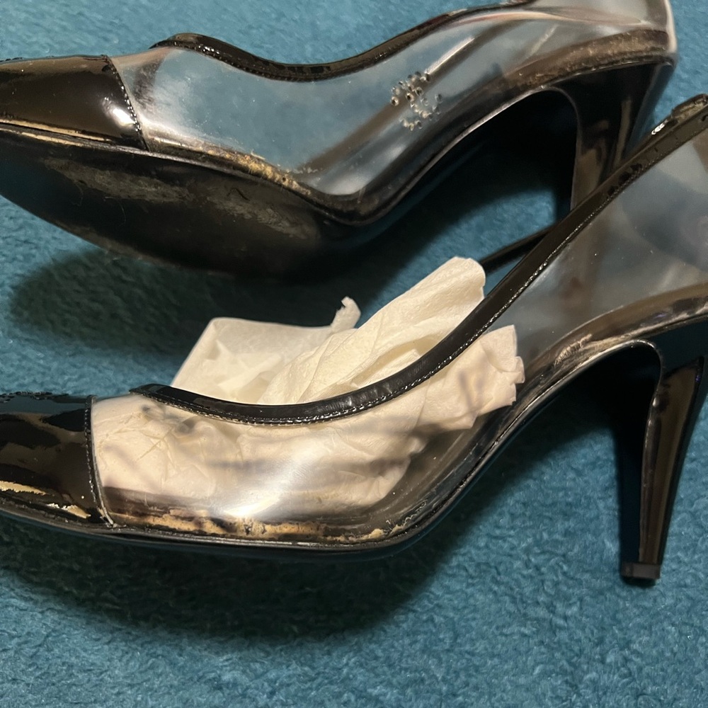 Chanel clear pvc black patent pumps. CC logo size 38 US 7.5 - Picture 5 of 9
